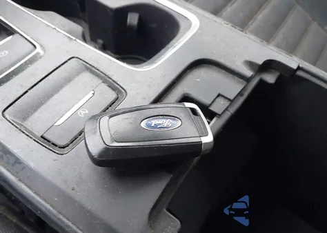 2019 Ford Fusion Sel z USA, uszkodzony, nr VIN 3FA6P0CD8KR260529